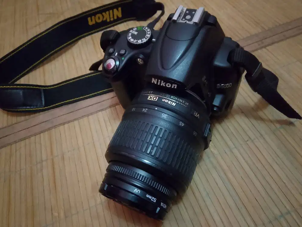 Dijual Nikon D5000 Minus LCD vignet.