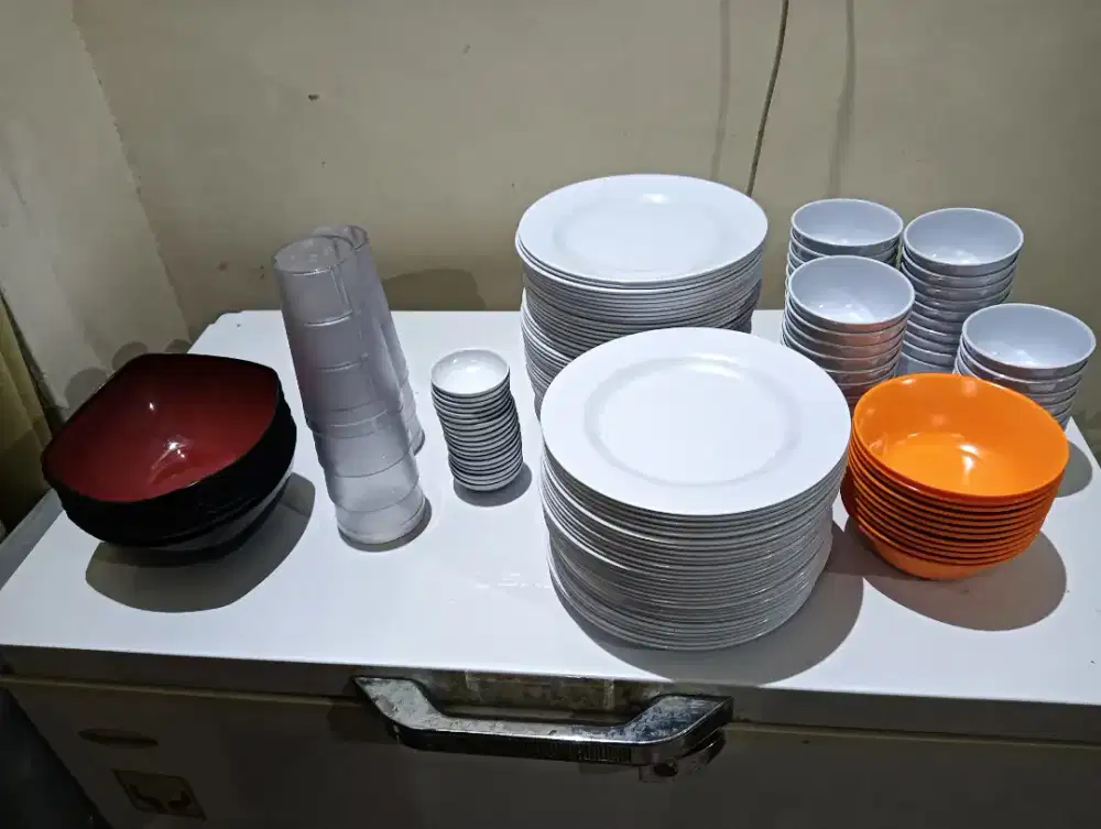 ALAT MAKAN LENGKAP - GADING SERPONG