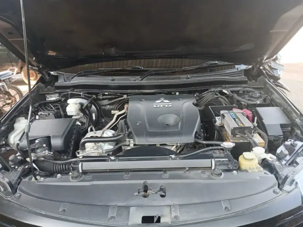 PAJERO SPORT ULTIMATE 4 x 2 AT