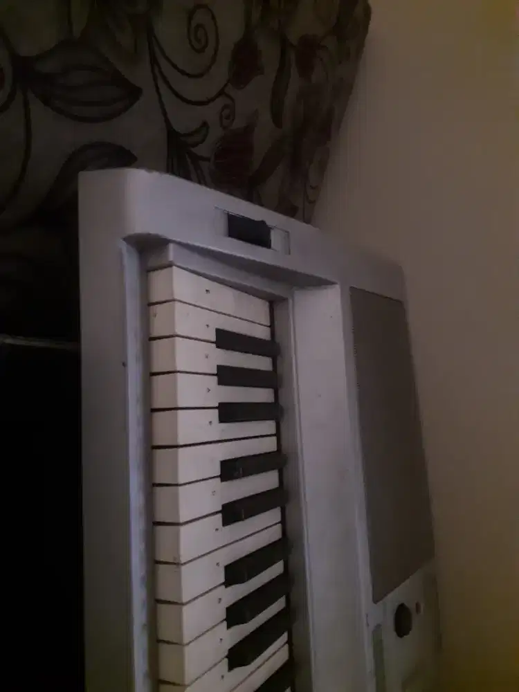 Dicari keyboard yamaha korg