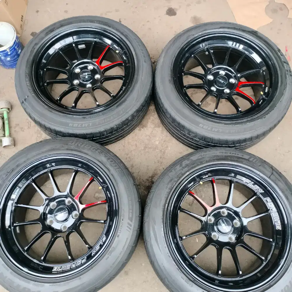 Velg venom5 ring 18x9,5 pcd 5x114,3 ET 25 ban 235/50 R18 reborn zenix