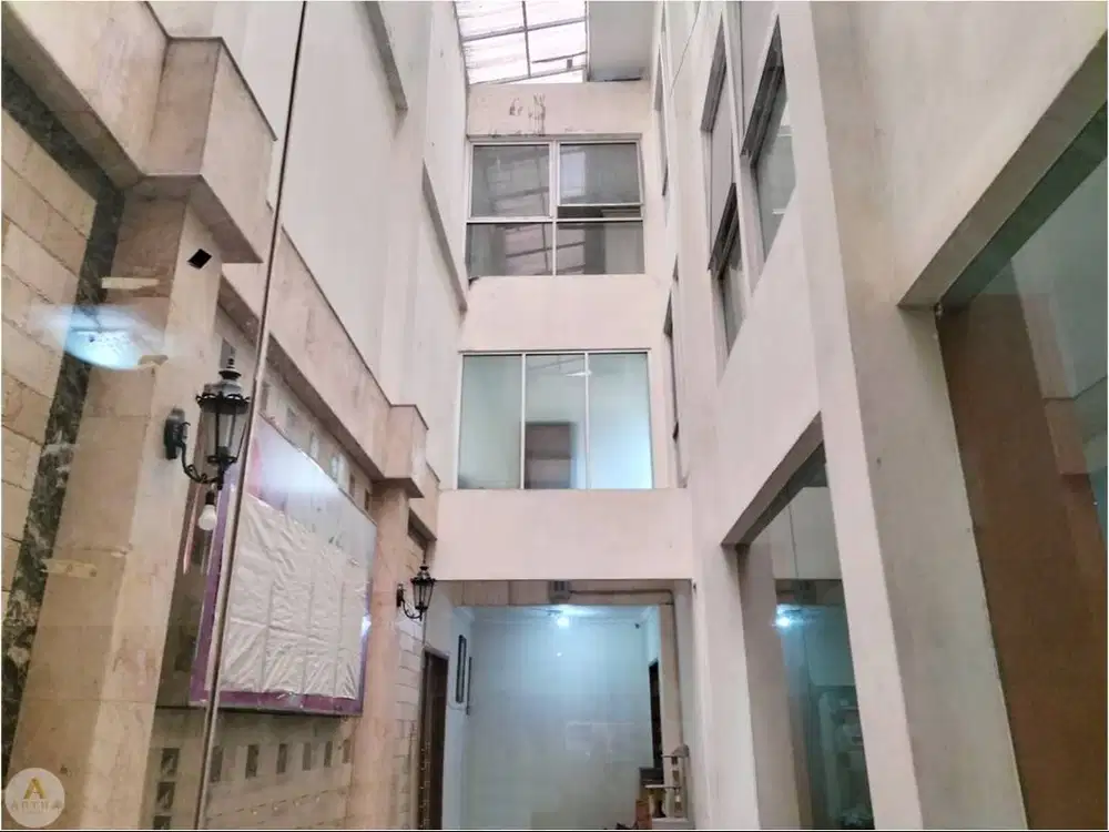 rumah di supratman mainroad lokasi strategis siap huni