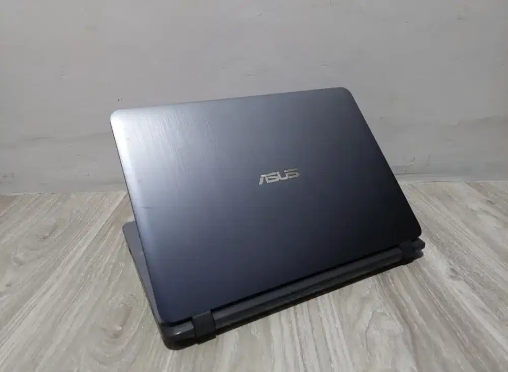 Di jual Laptop Slim