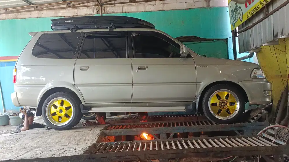 Toyota Kijang 2003 Bensin