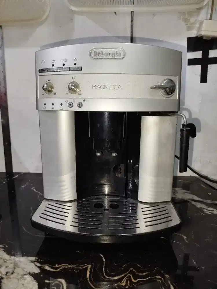 Mesin Kopi Delonghi EAM 3200 S