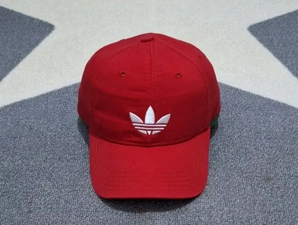 Topi merah adidas bunga original second bekas