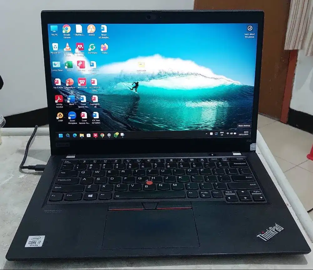 Core i7 gen 10, RAM 16 GB,  SSD 256 GB. Mulus. 13,3 inchi