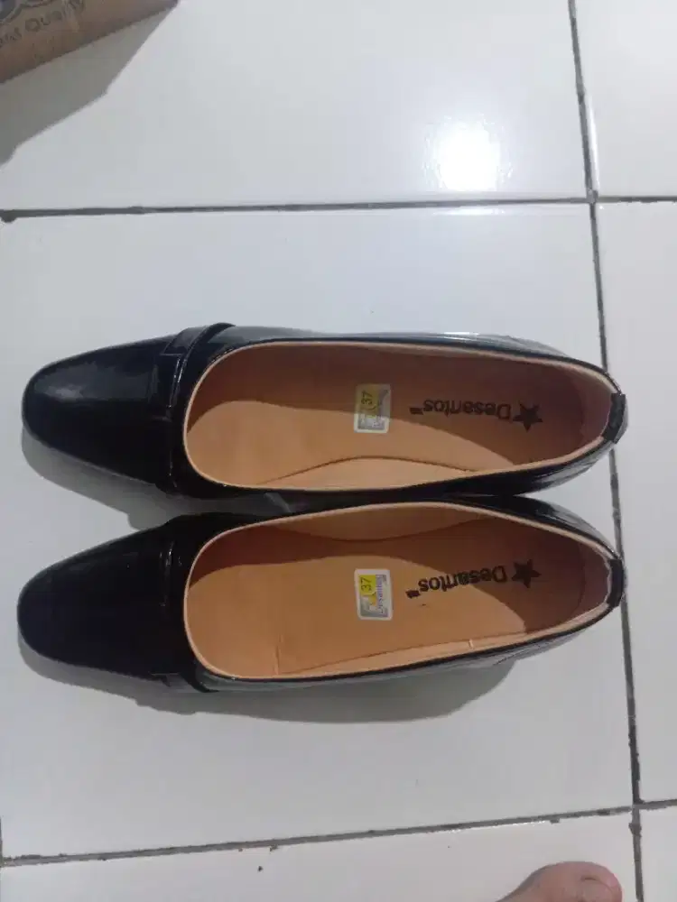 Sepatu pantofel  hitam  desantos