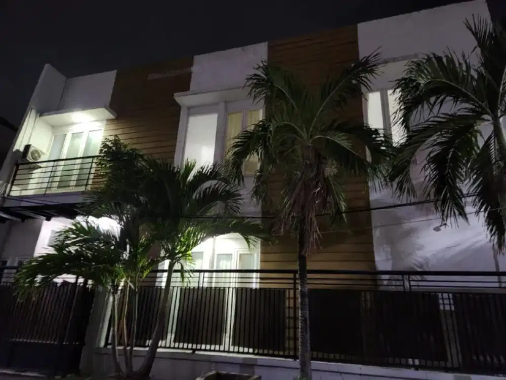 Rumah Klampis Semolo Barat MINIMALIS STRATEGIS CARPORT 2