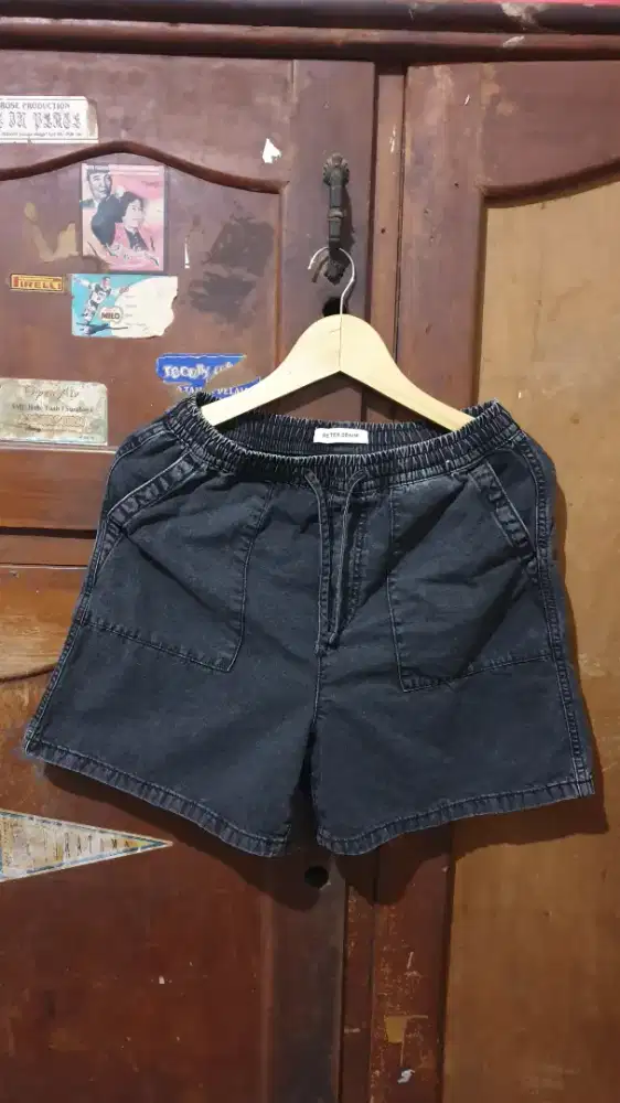 Celana pendek import