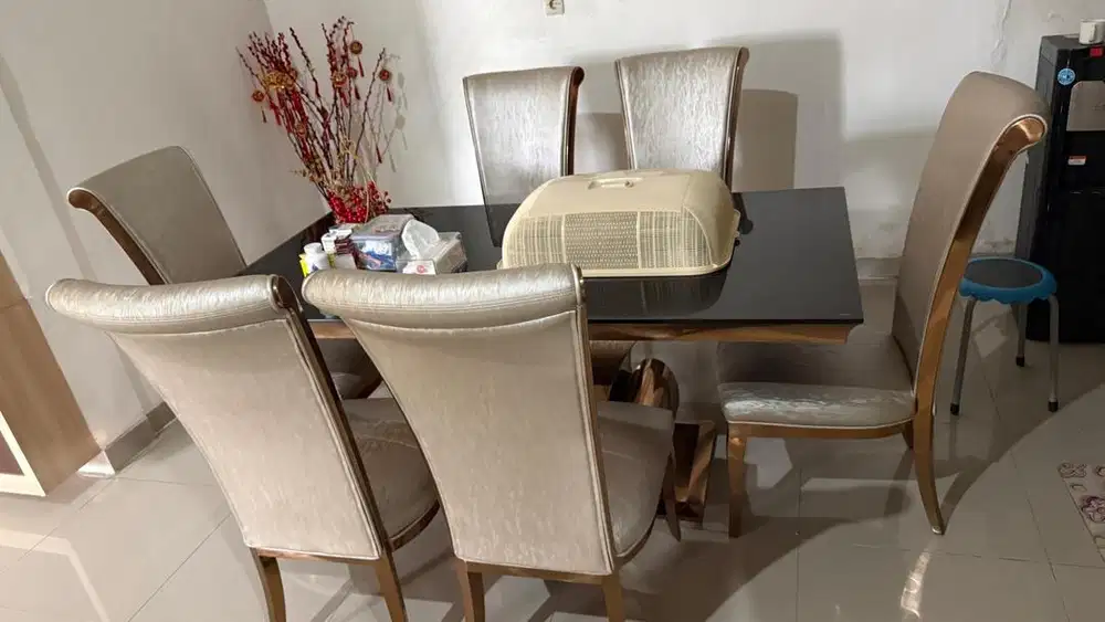 Meja makan 1 set sama kursi