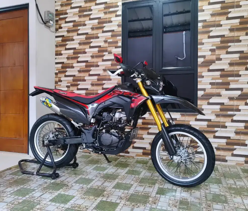 Honda crf 150 tahun 2021 supermoto km rendah
