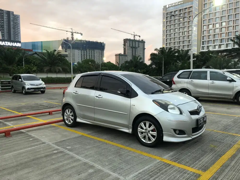 Toyota Yaris 2011 S M/T Bakpao