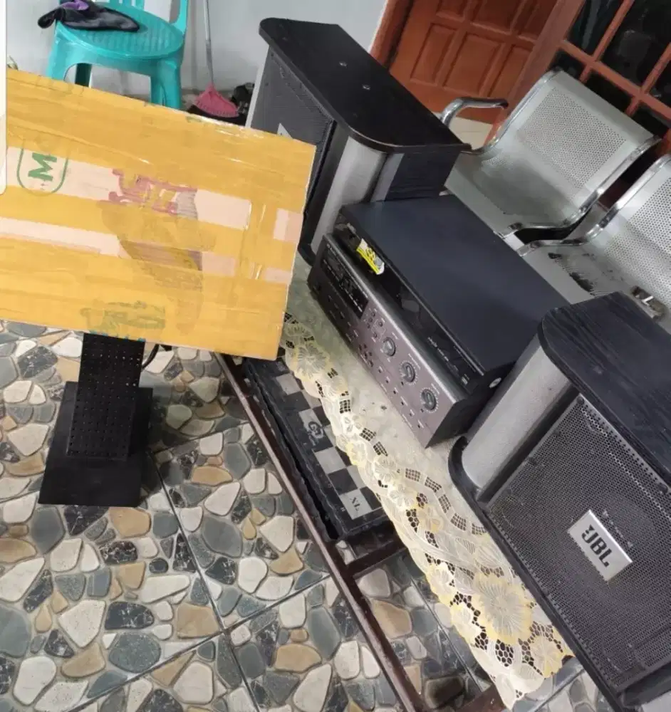 Satu set karaoke siap pakai