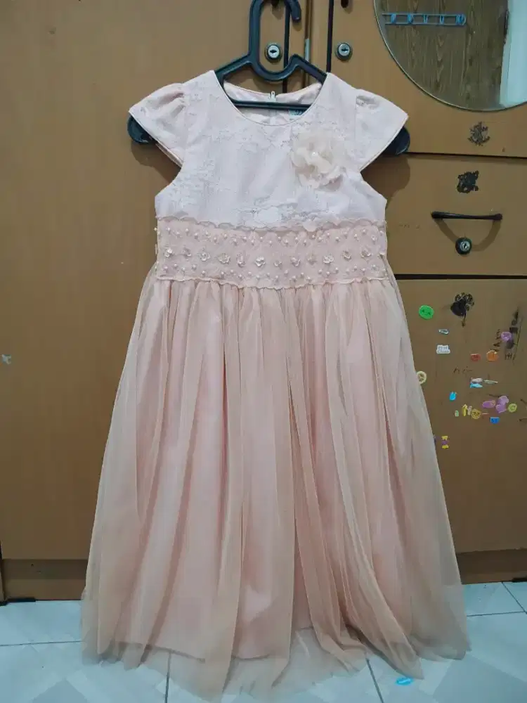 Gaun lengan peach anak