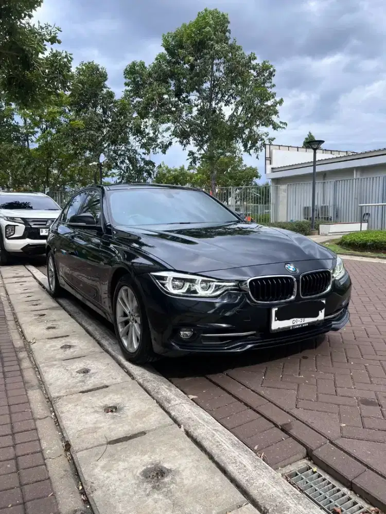 CASH BMW F30 320 i SPORT LINE LCI 2017 TERMURAH CASH