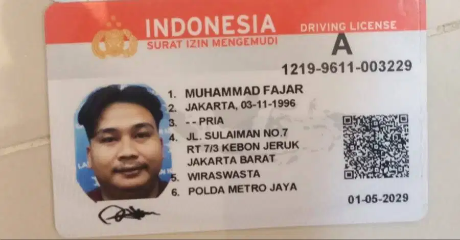 Supir pribadi antar jemput