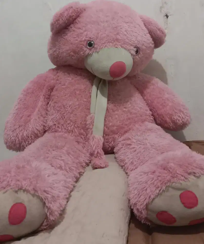 Boneka beruang besar