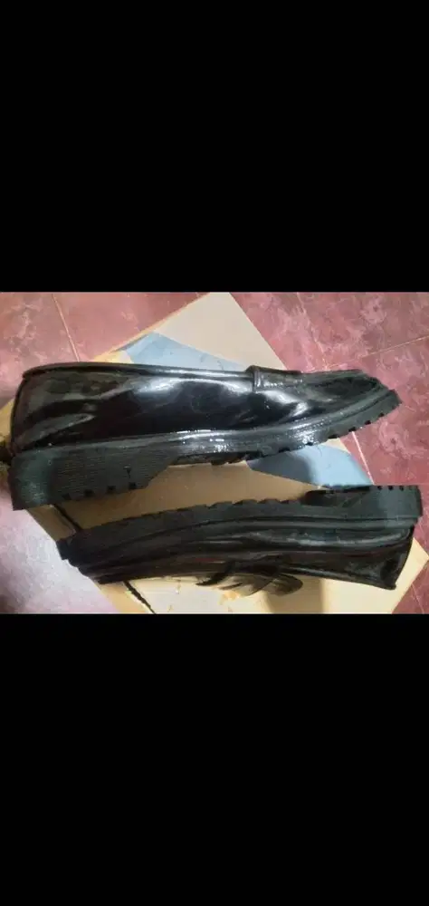 Sepatu slop wanita untuk kerja