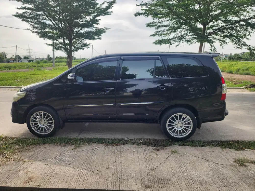 Toyota Kijang Innova 2013 Bensin