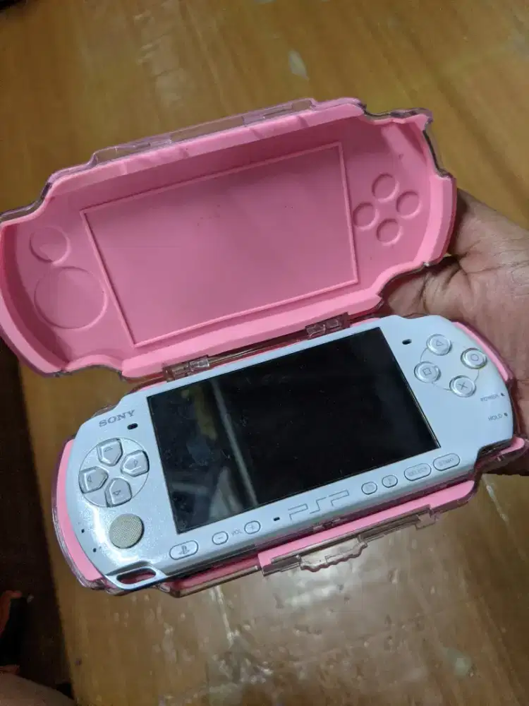 Psp 3006 slim putih (16gb)