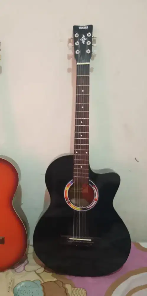Gitar yamaha sayur