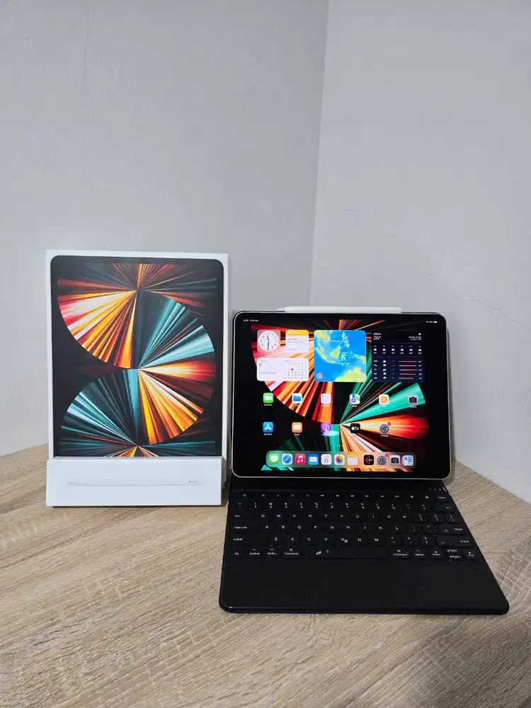 iPad Pro M1 12.9 5th Gen 128GB Wifi + Magic Keyboard + Apple Pencil