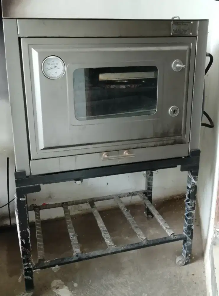 DIJUAL OVEN GAS GOLDEN STAR SUPER STANDAR 82X50X60 (BEKAS)
