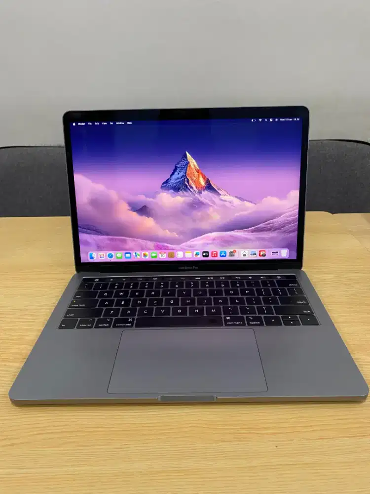 MacBook Pro 2019 i7•ram :16/512 GB TOUCHBAR