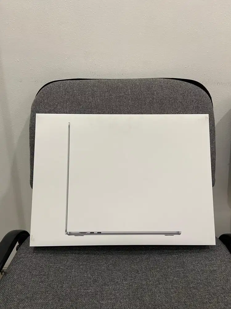 MacBook Air M3 2024 15-inc 16/256 New