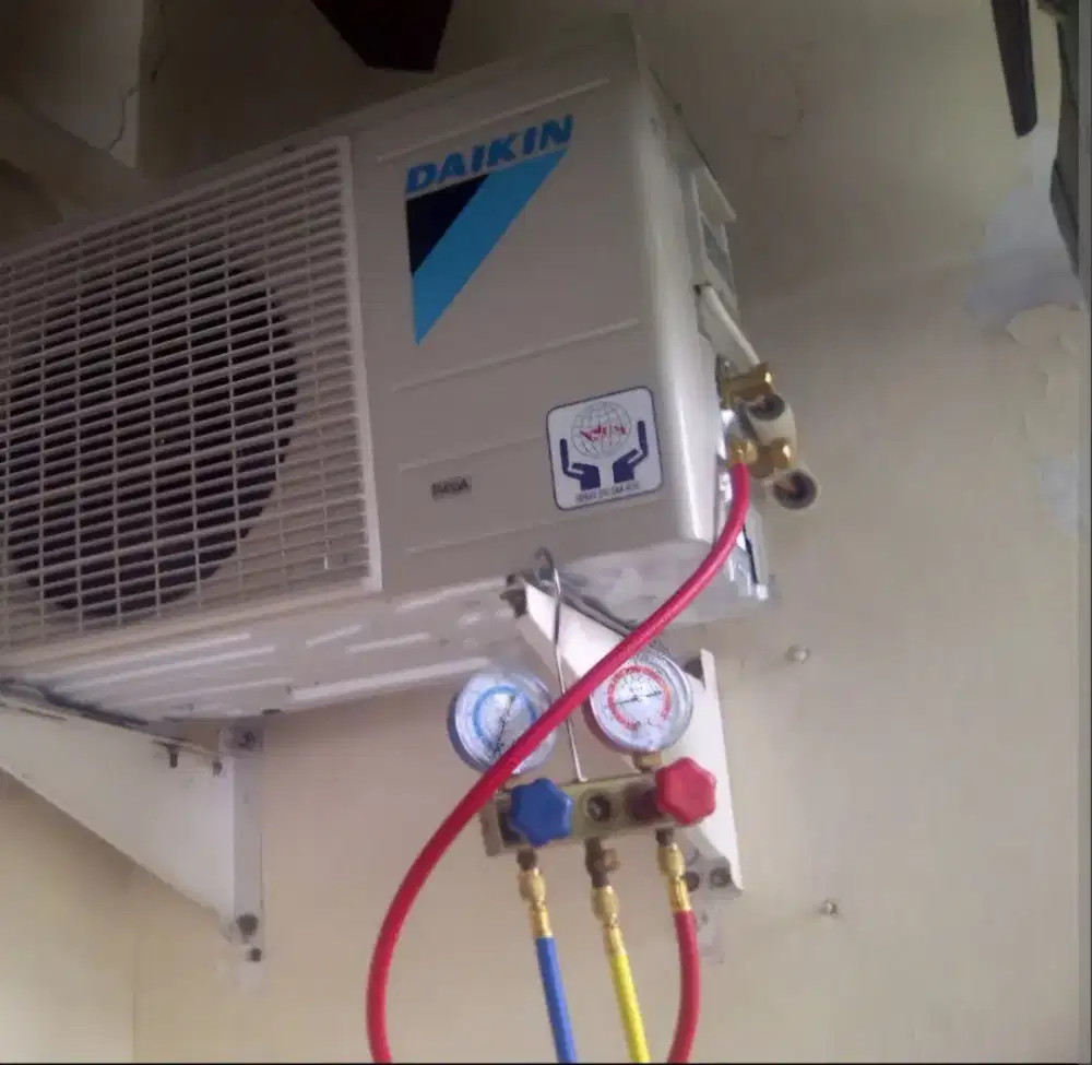 Jasa service AC,kulkas 24 jam,bongkar pasang AC baru/bekas