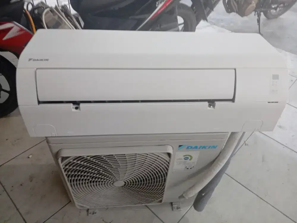Ac daikin 1pk like new