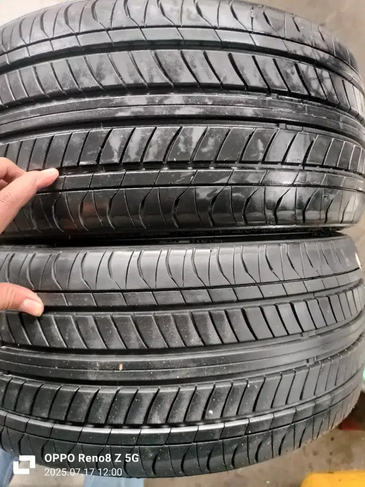 Jual ban copotan mrek falken ukuran 215 35 R18 kond 90% 2pcs. Mulus