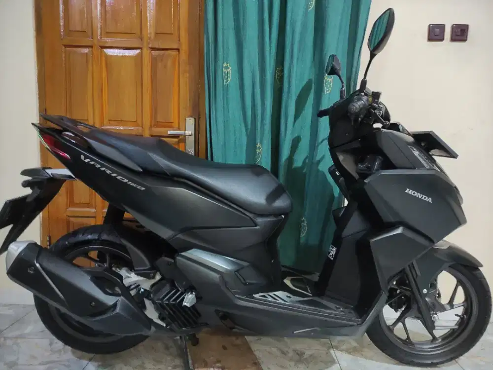 Persis baru km 3rb vario 160 keyless super mulus full original nominus