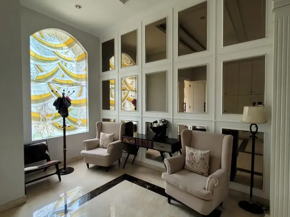 Dijual Rumah Mewah Full Furnished di Graha Padma Semarang Barat