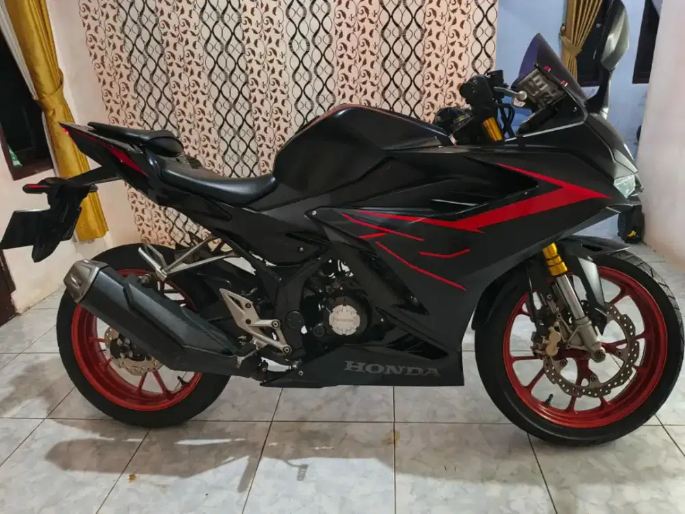 CB150R facelife 2022 Red Black Edition