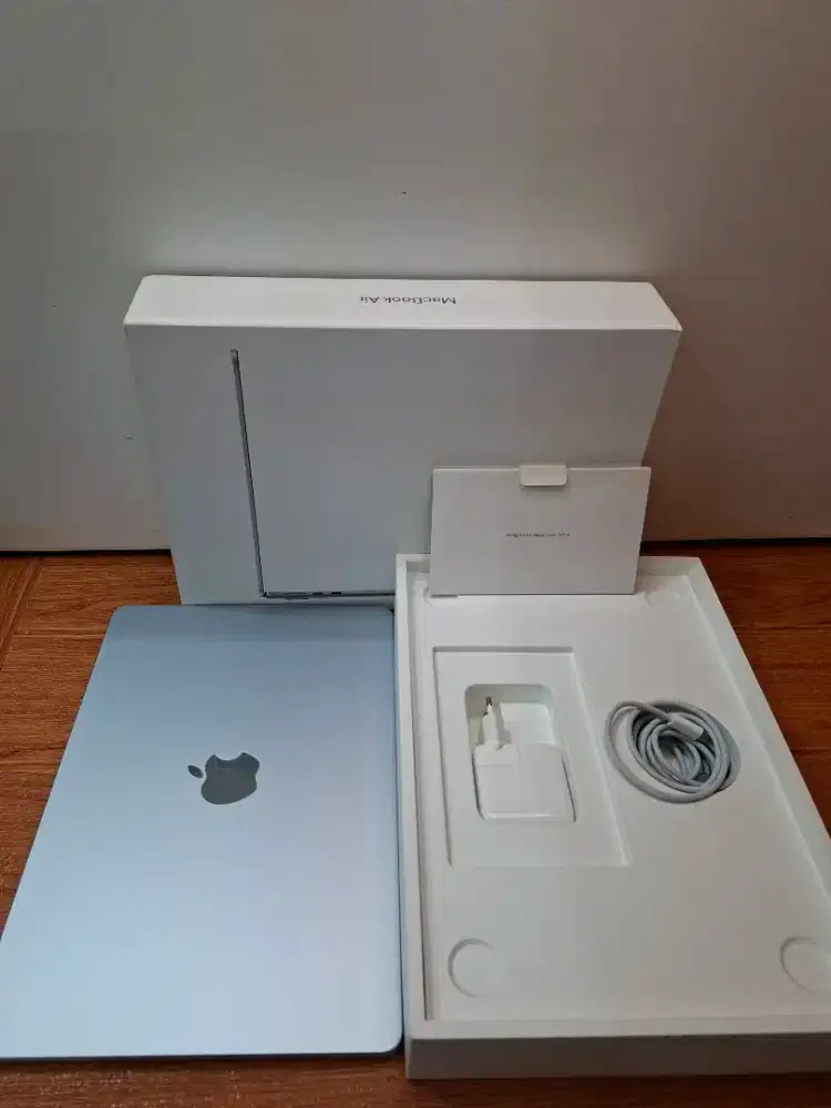 Macbook air m4 13inc 16/522 blue ibox