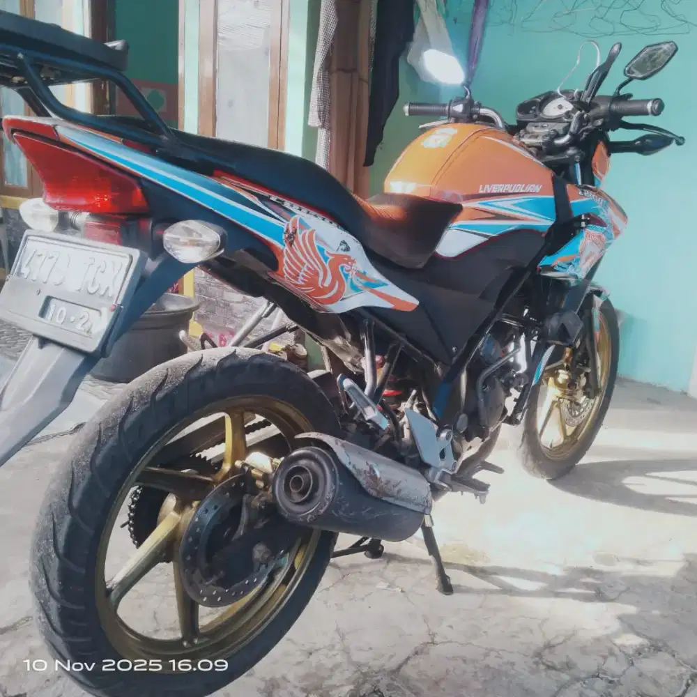 Cb150 old street fire