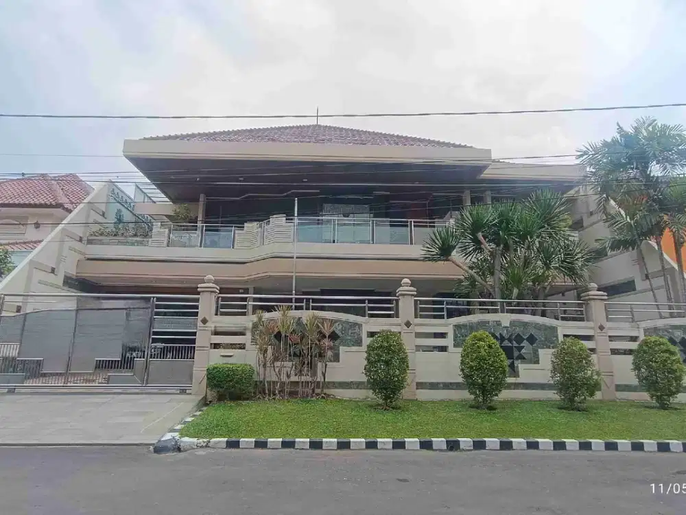 Rumah mewah 2lantai Margorejo Indah Full marmer Full Jati dekat akses tol