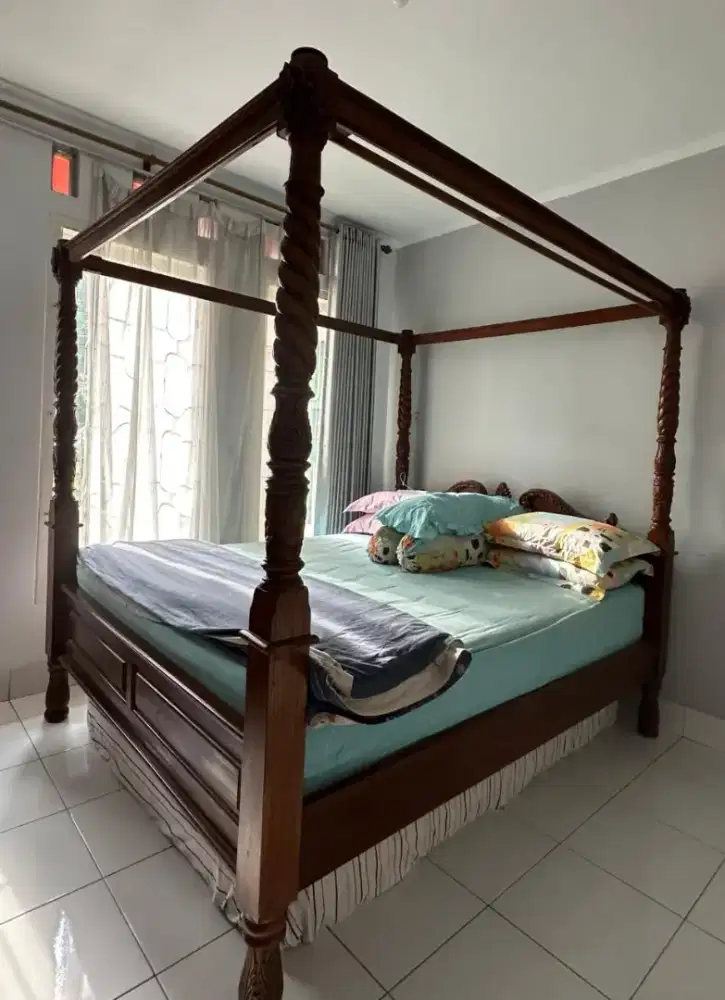 Tempat tidur kanopi jati 180x200