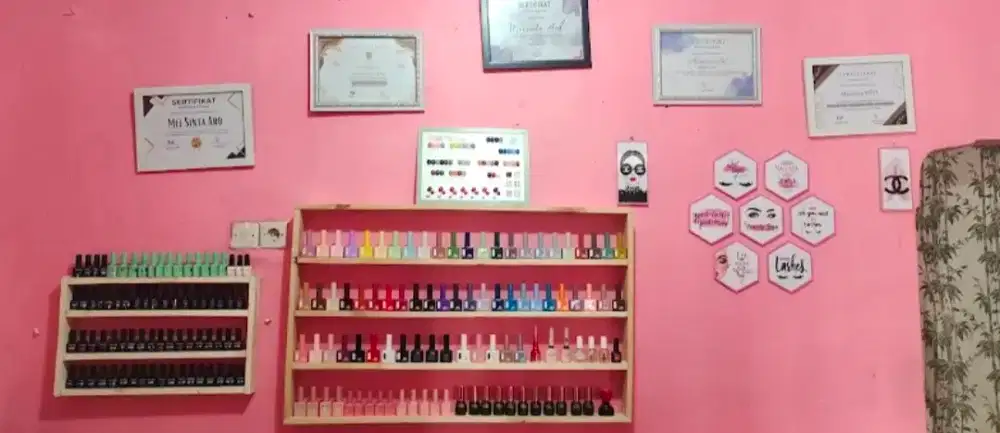 Lowongan Kerja Salon Kecantikan & host live Online Shop