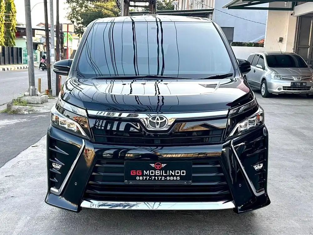 Toyota Voxy 2.0 Automatic Th 2017