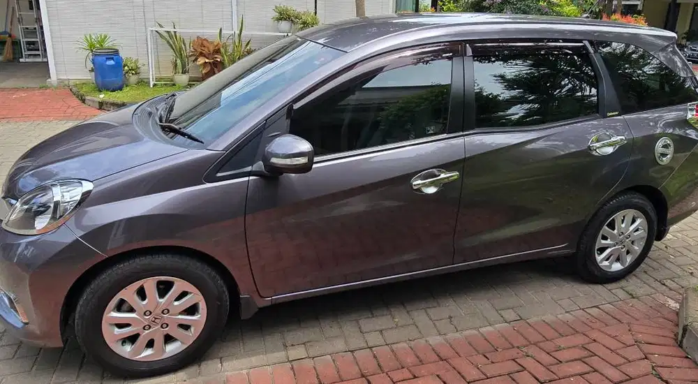 Honda Mobilio (Tipe 1.5 E)