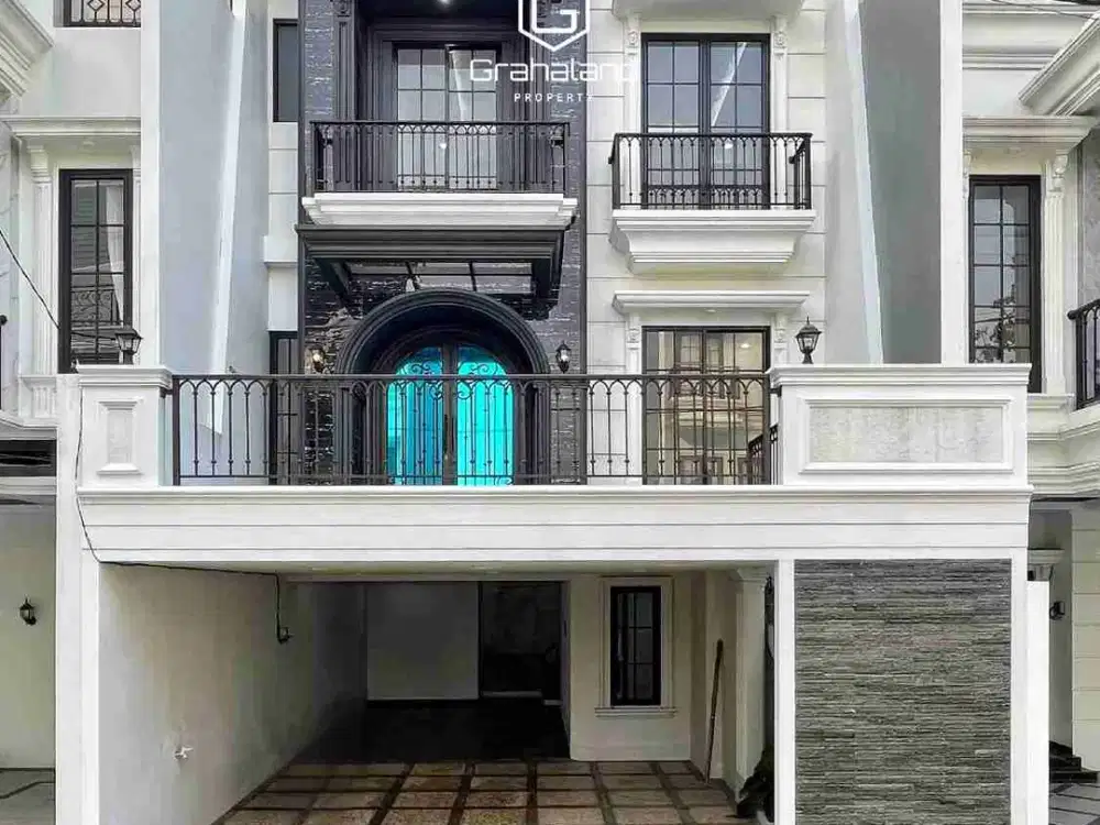 Rumah Baru Mewah American Classic Dalam Cluster Pinggir Jalan Raya Di Jagakarsa