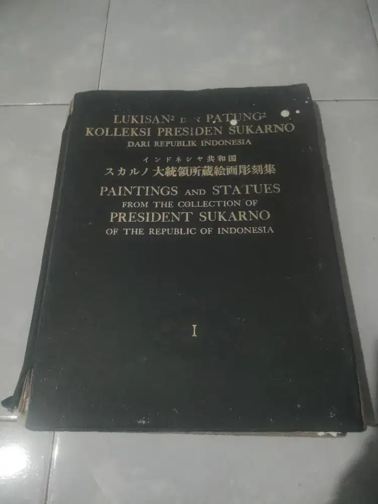 Buku bersejarah