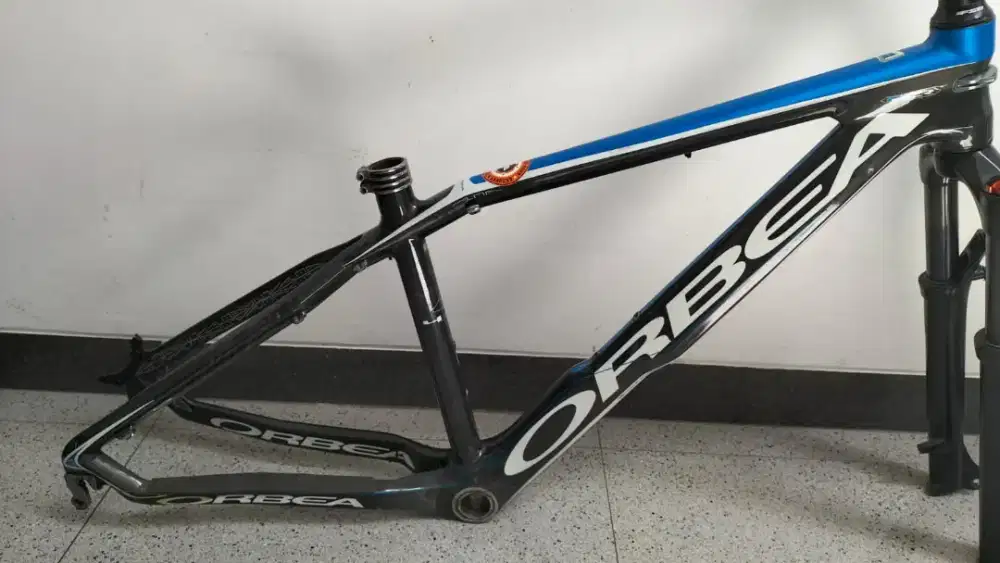 Framset sepeda orbea carbon alma m10