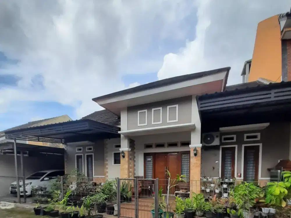 Dijual rumah siap huni Barat kampus AMP YKPN palagan