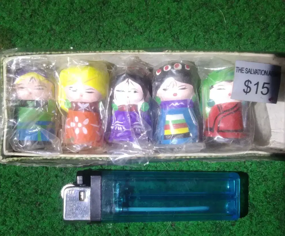 Miniatur boneka Salvation Army