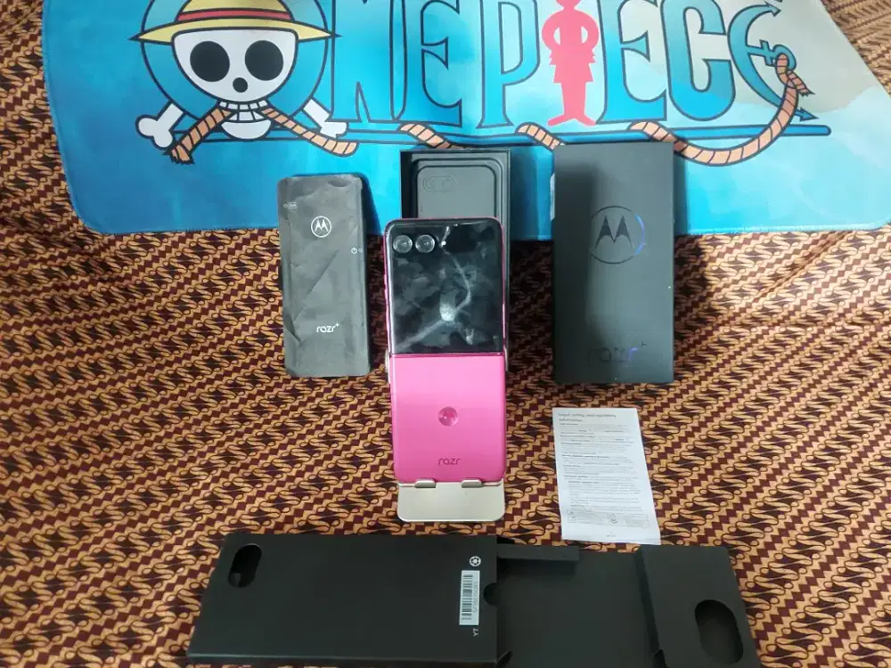 MOTOROLA RAZR+ 2024 12+4/256GB HOT PINK INTER ALLPROV LKP NOMINUS BSTT