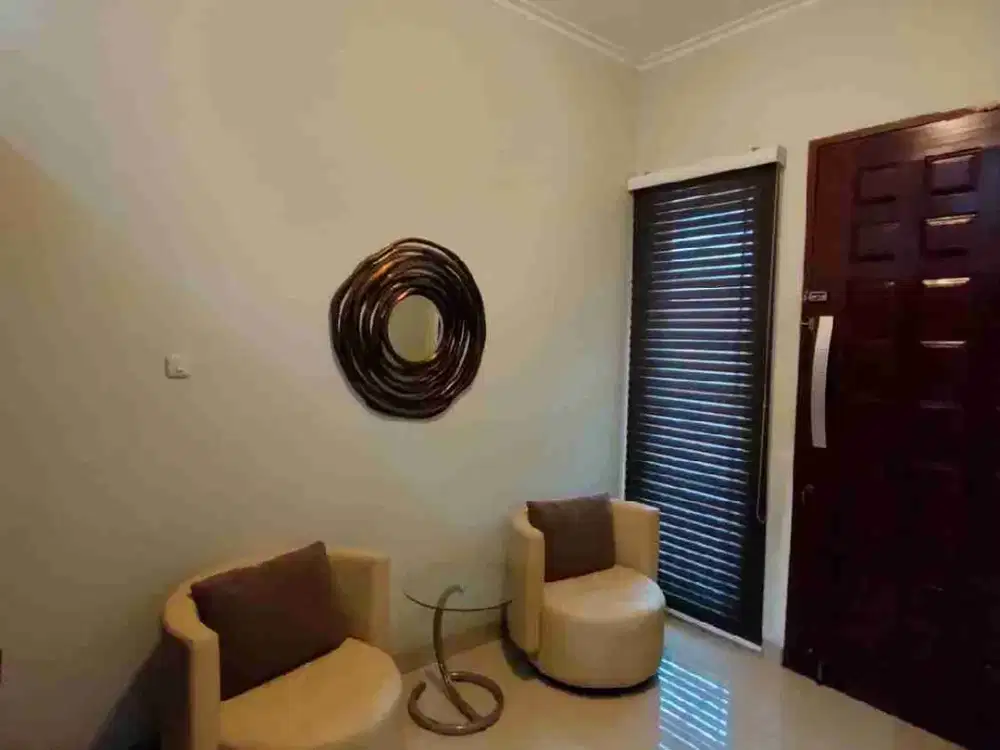 FULLY FURNISHED SEWA RUMAH CANTIK DI BATUNUNGGAL ESTATE